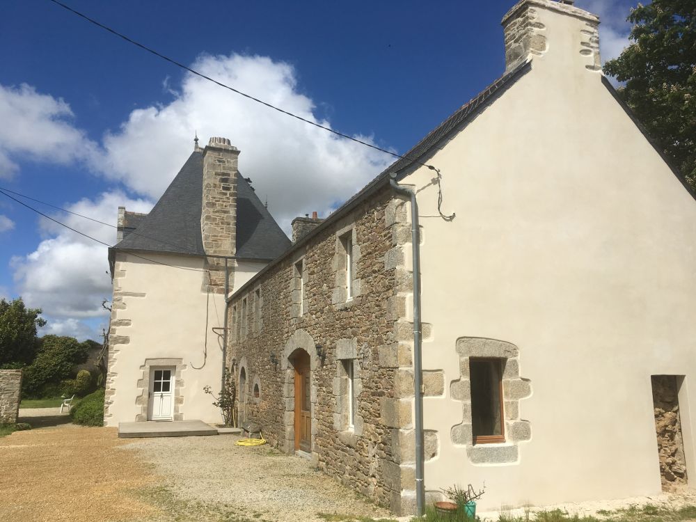 Travail de maçonnerie sur le bâti ancien du Finistère